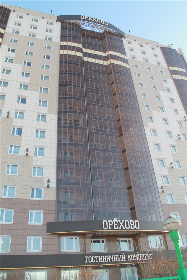 Вентилируемый фасад из керамогранитных плит для гостиничного комплекса