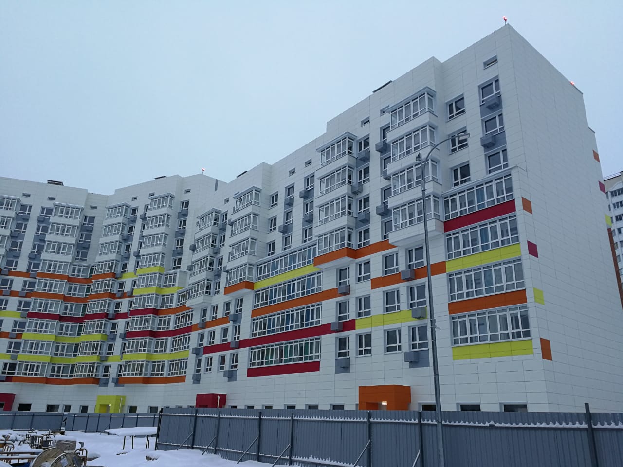 Вентилируемые фасады из алюминиевых панелей в ЖК Соболевка
